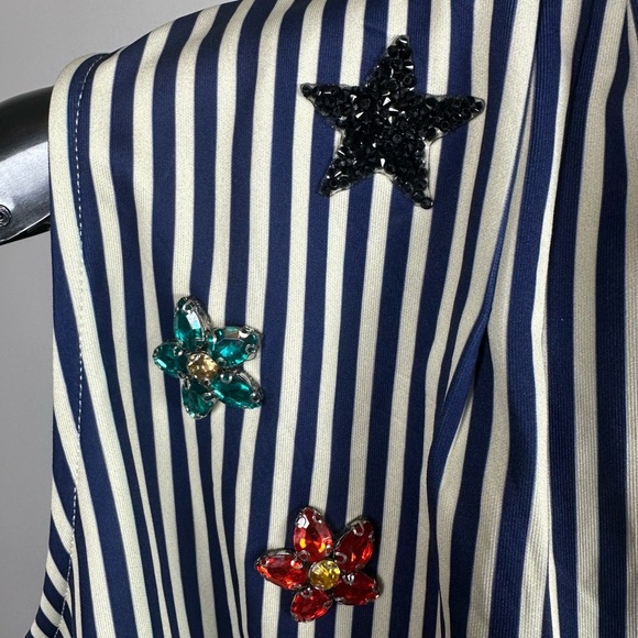 Navy Striped Sleeveless Blouse with Embroidery size 16 my sisters closet - Picture 3 of 9